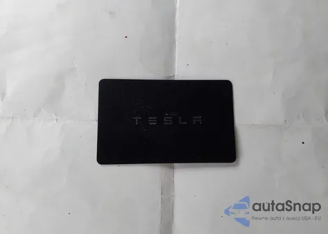 2022 Tesla Model Y Long Range Dual Motor All-Wheel Drive z USA, uszkodzony, nr VIN 7SAYGDEE4NA008153